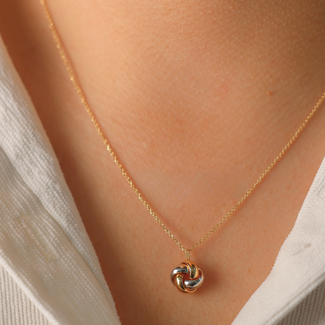 Knot Style Necklace
