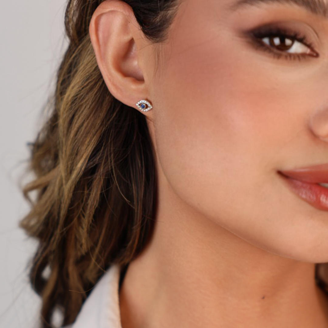 Eye Blue Zaphire Diamond Stud