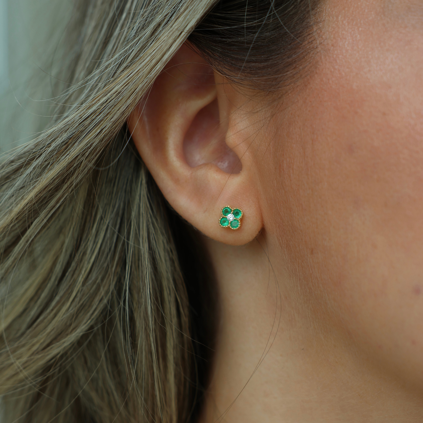 Flower With Diamond and Emerald Stud