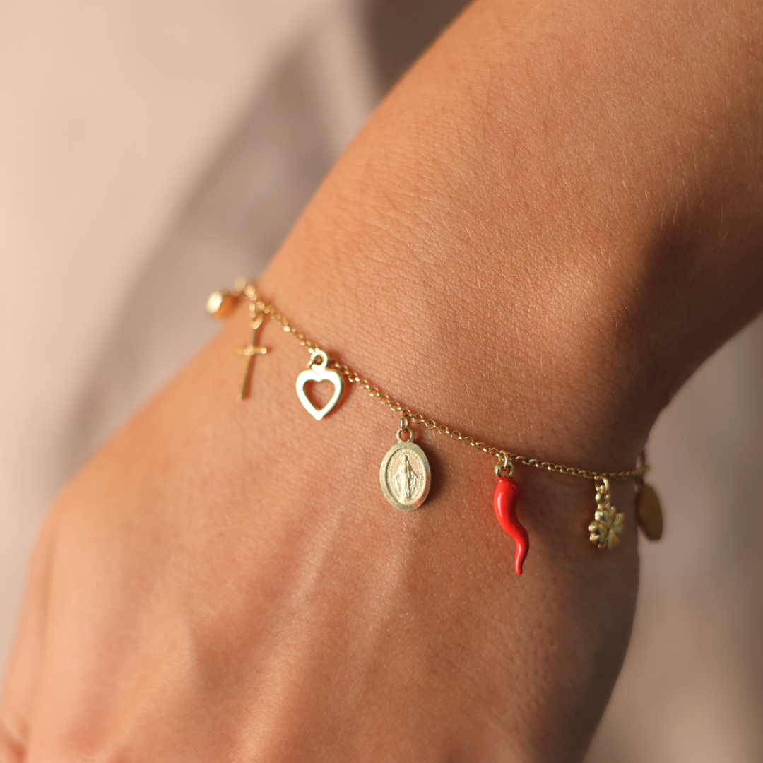 Pulsera Cuernos y Charms