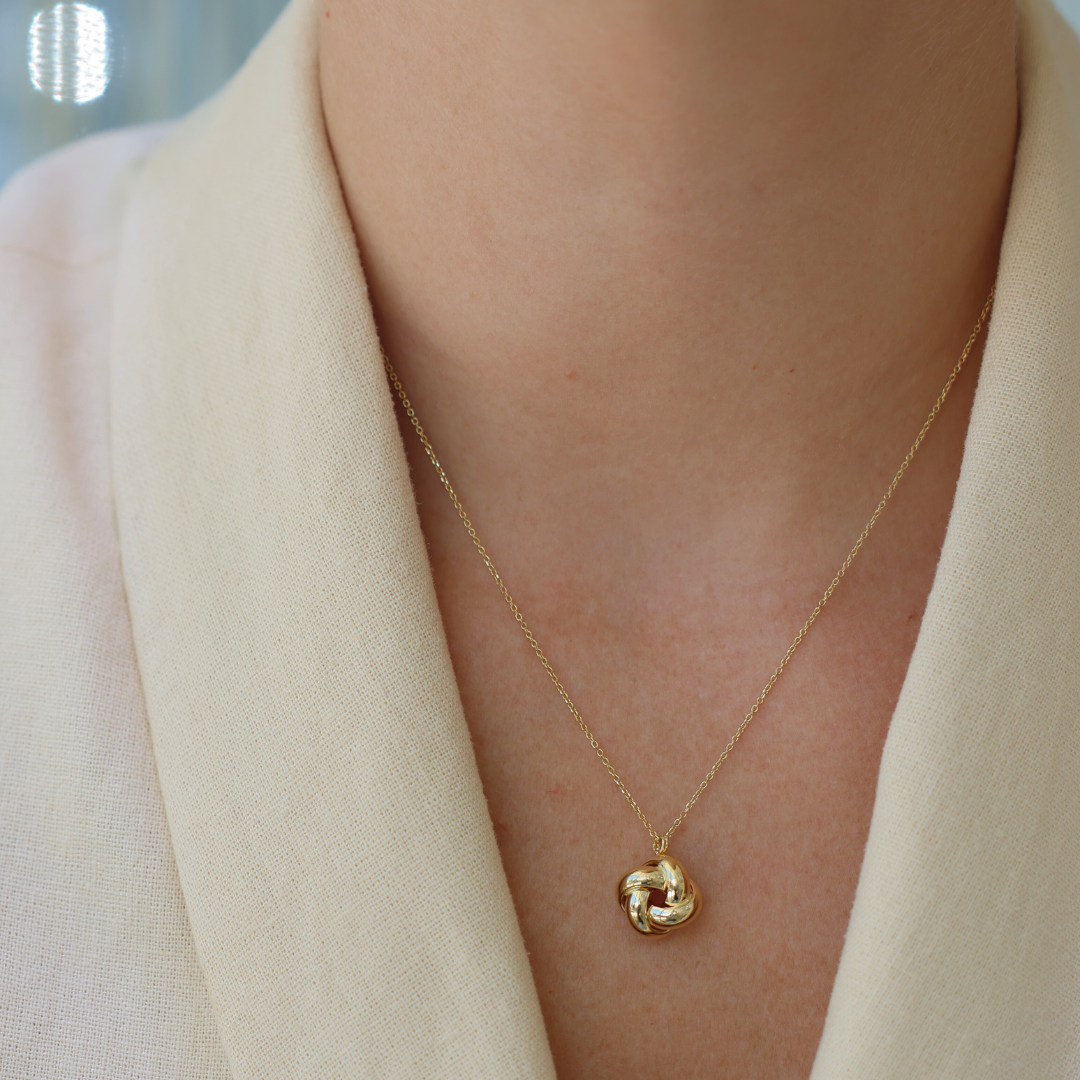 Big Knot Fancy Style Necklace