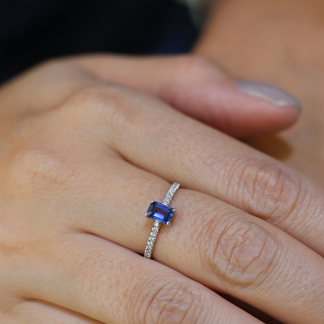 Blue Sapphire With Diamond Ring