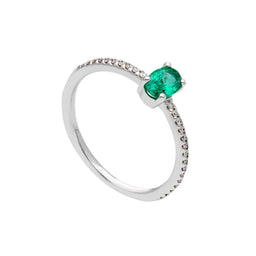 Emerald With Diamond Ring