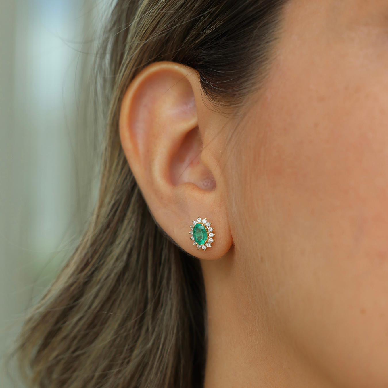 Emerald With Diamond Stud