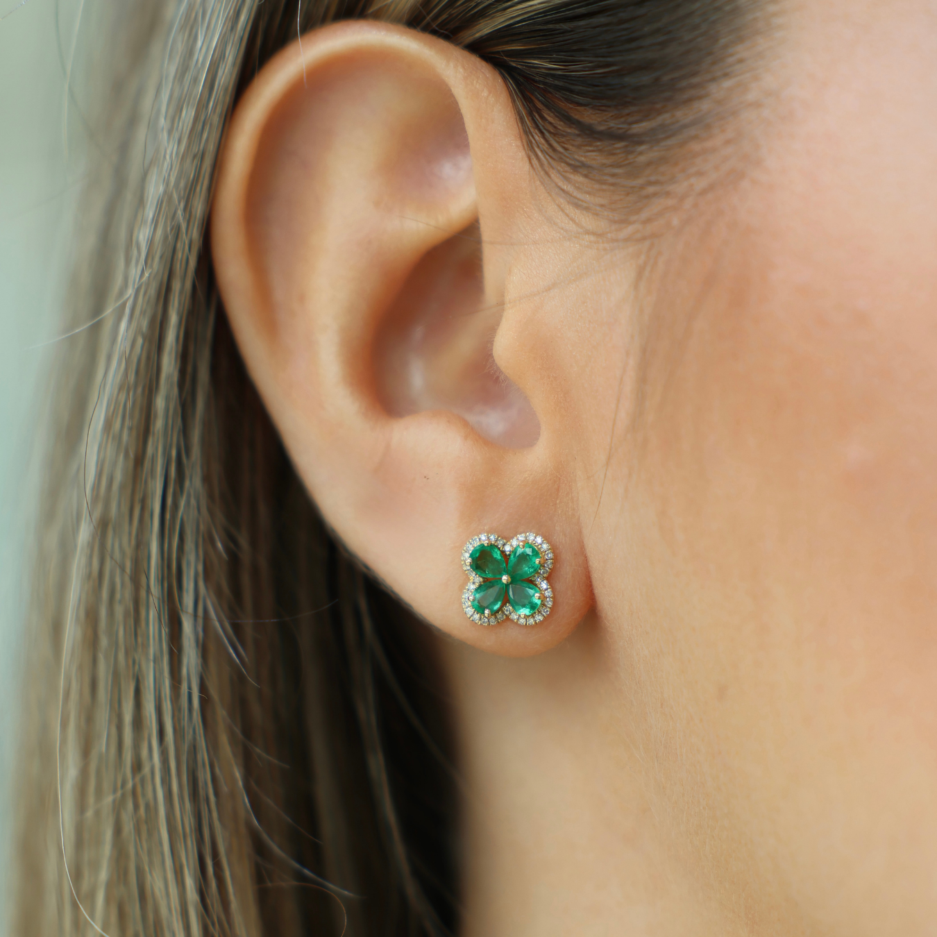 Flower Diamond With Emerald Stud