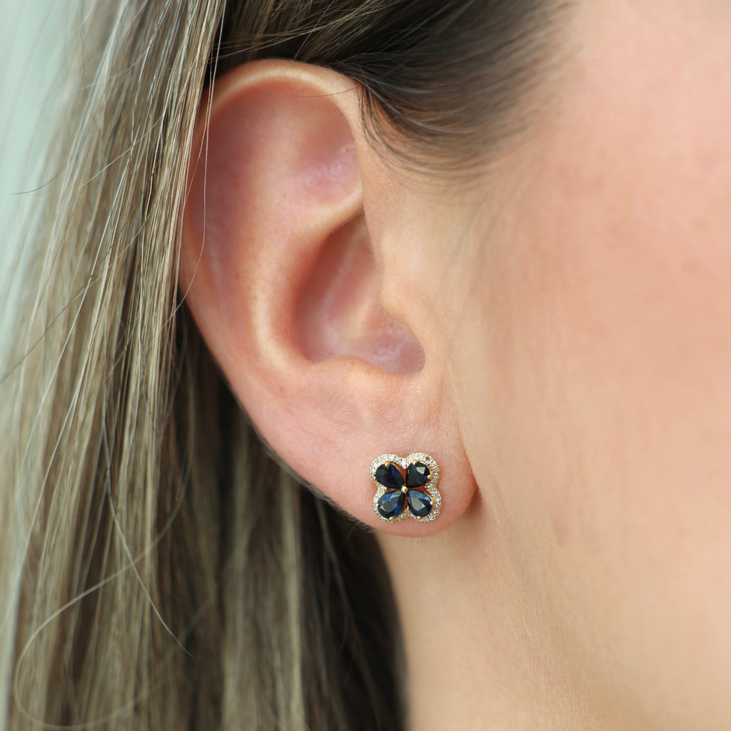 Flower Diamond With Blue Saphire Stud