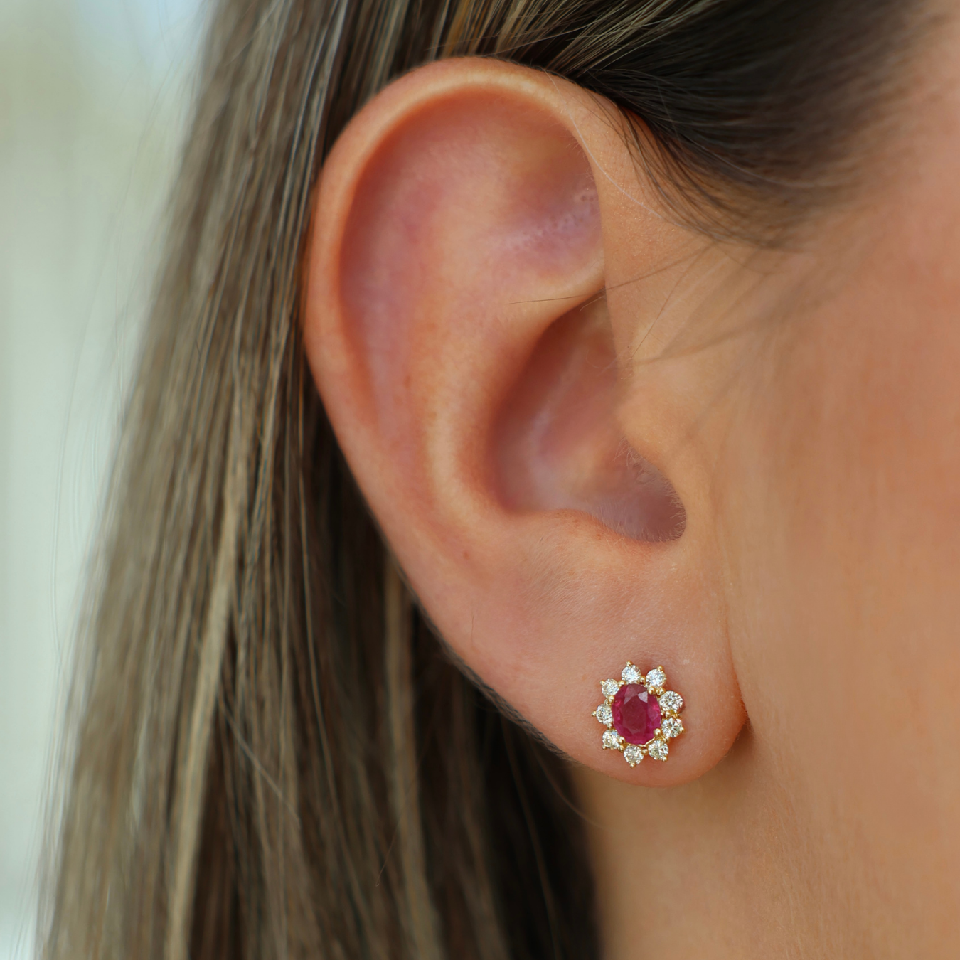 Diamond With Rubi Stud