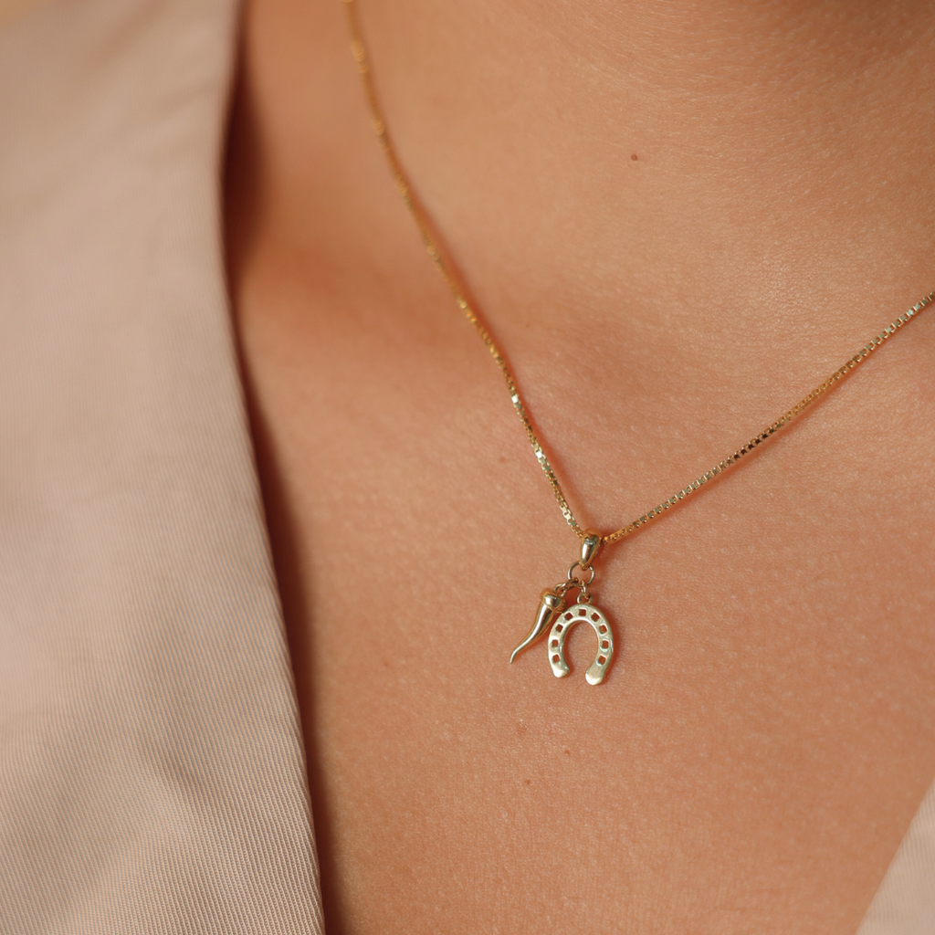 Cuerno y Herradura Pendant